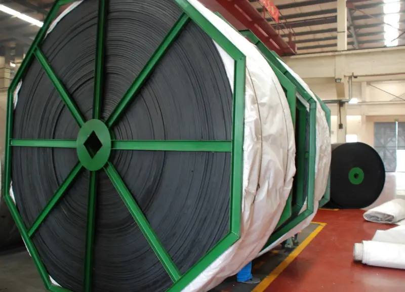 Heavy duty conveyor belts
